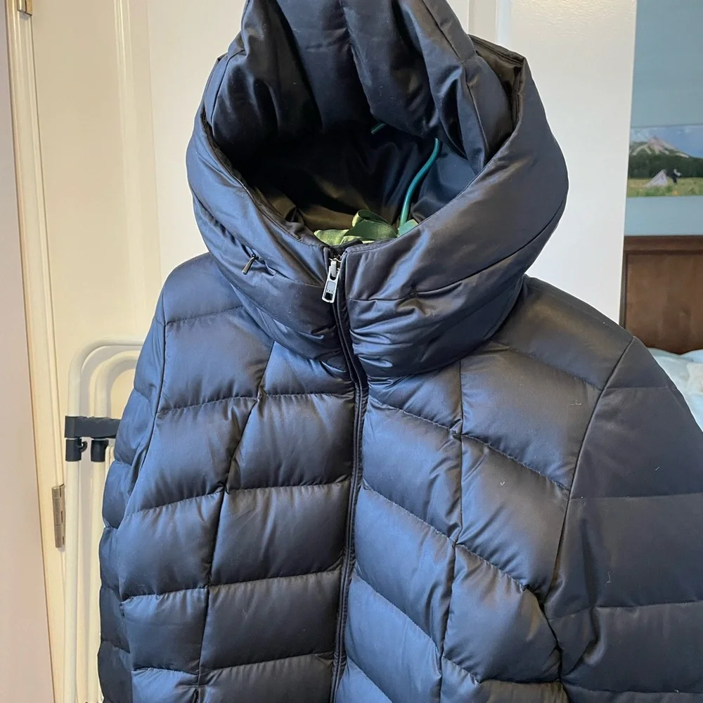 Patagonia size S Black Down Jacket (knee length) - Picture 10 of 10